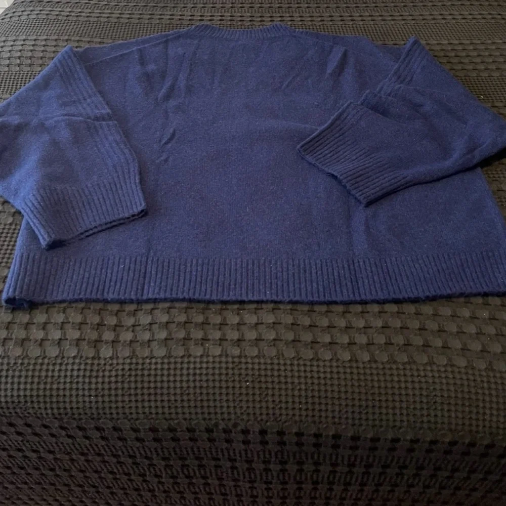 NWOT..J. Crew Deep Blue Crewneck Knit Sweater with Merino Wool & Alpaca. - Picture 3 of 4